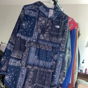 north face windbreaker